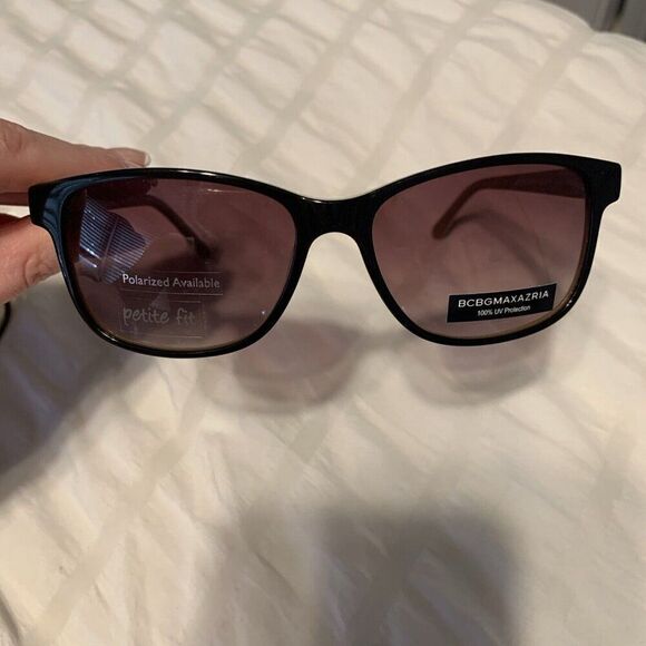 Bcbg Maxazria New Entrance Black Laminate Petite Fit Rectangle Sunglasses - Picture 2 of 3